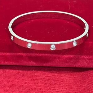 Elegant Silver Bracelet with Crystal Accents